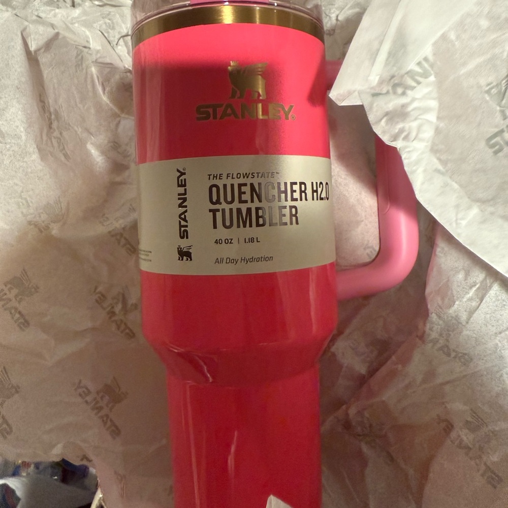 BNWT Stanley PINK PARADE QUENCHER H2.0 TUMBLER | 40 OZ | 1.18 L